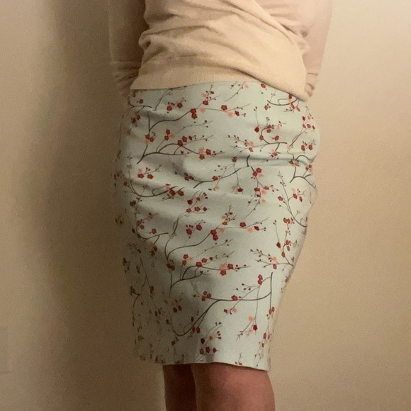 TRUE VINTAGE 90s Express Cherry Blossom Teal Knee Length Skirt size 5/6 - Picture 2 of 8